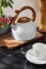 MagicHome rozsdamentes acél sípoló teáskanna fa hatású fogantyúval – 2,5 liter, fehér