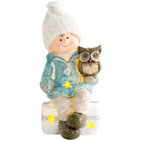   MagicHome, karácsonyi figura, kisfiú sámlin ülve bagollyal, 1 LED, polirezin, 10,5x10,5x19,5 cm